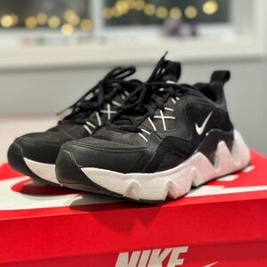 Nike Ryz 365 Sneakers Black & White Women’s Size 7